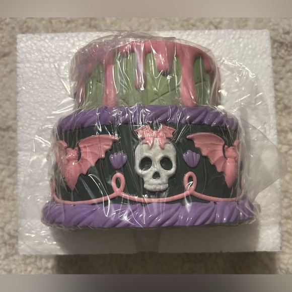 Halloween Cake Pedestal 3-Wick Candle Holder